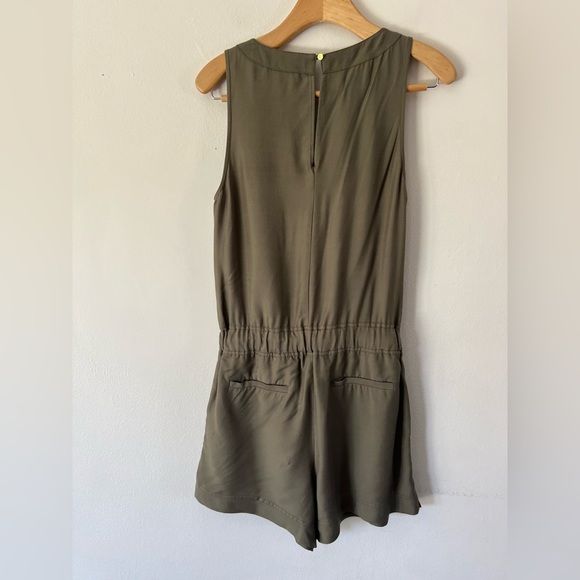 Banana Republic V-Neck Jolie Sleeveless Modal Romper In Tigers Eye Green Size 6 - Picture 4 of 11